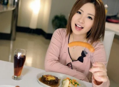 Chồng ăn bữa tối xong rồi ăn em